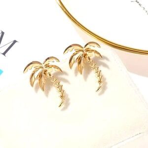 ✨🆕✨ Boho Coconut Palm Tree 🌴 Alloy Earrings✨
